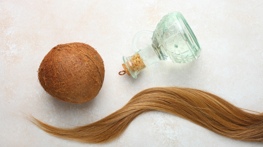 Quais são os efeitos do óleo de coco no cabelo?